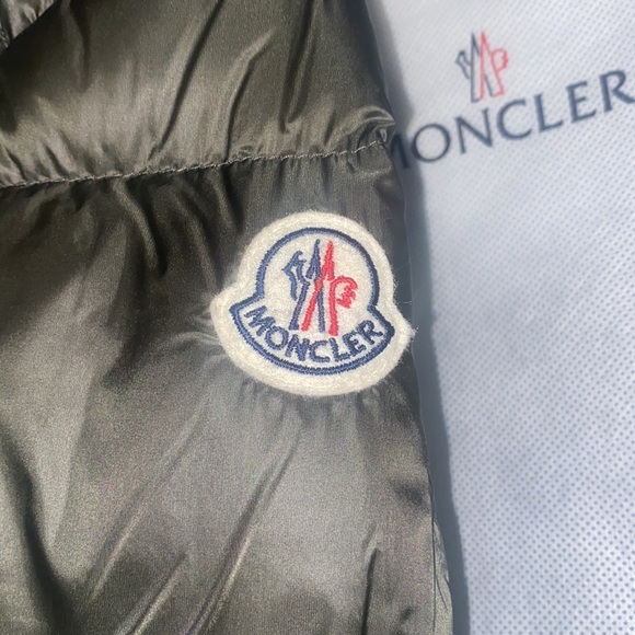 Moncler boed with fur size 3 - Picture 13 of 16